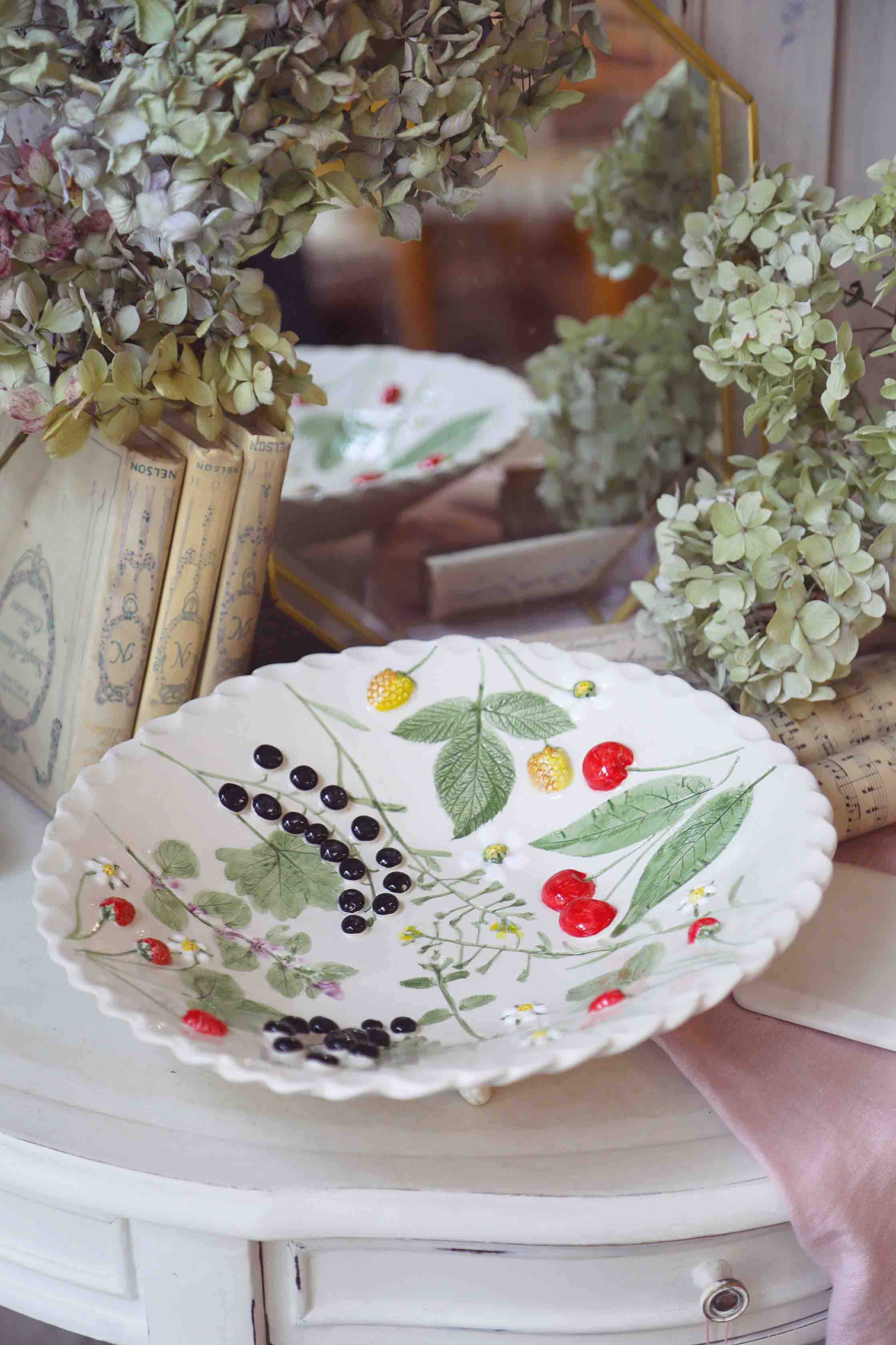 Dubuo lėkštė Uogų Sodas