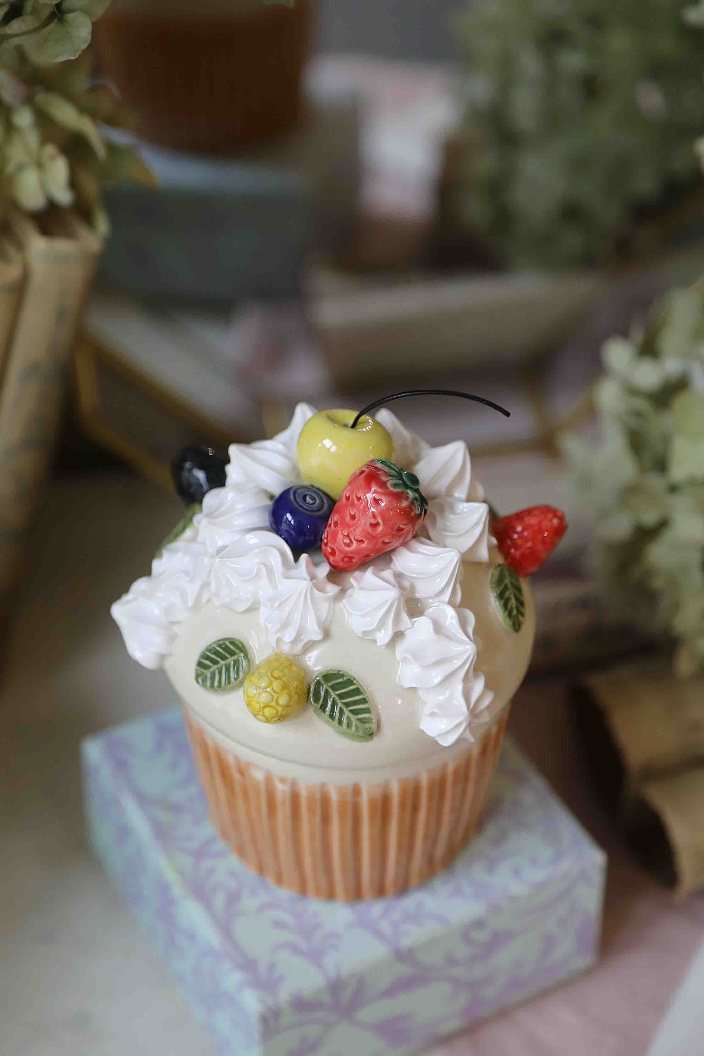 Indelis Keksiukas su avietėmis