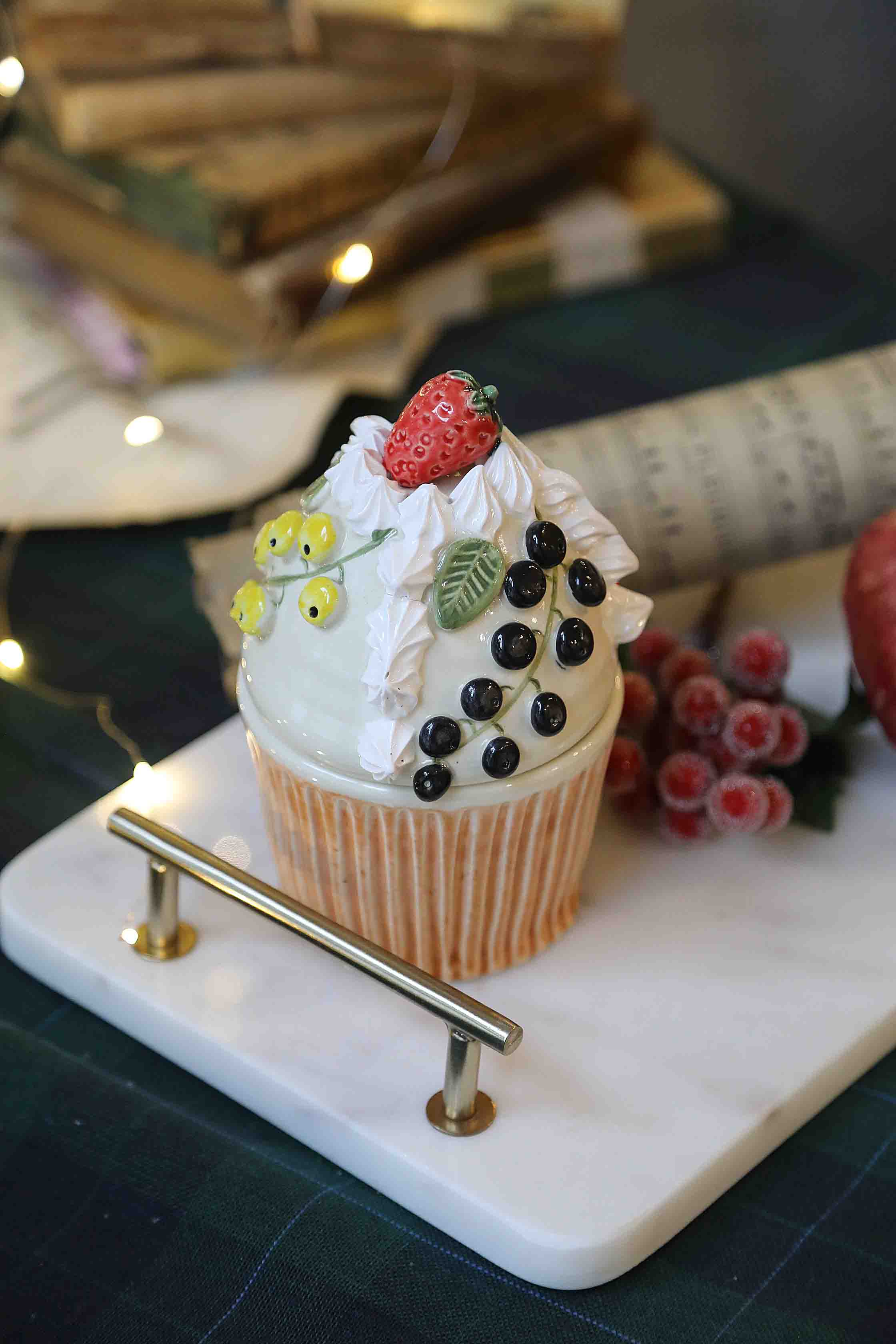 Indelis Keksiukas su serbentais